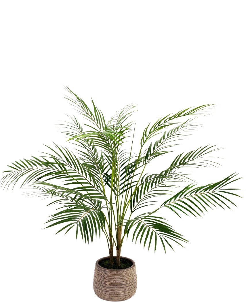 Die künstliche Palme Chamaedorea 83 cm hat lange, schlanke grüne Blätter und mehrere Stiele in einem hellbraunen, strukturierten Topf vor einem schlichten weißen Hintergrund.