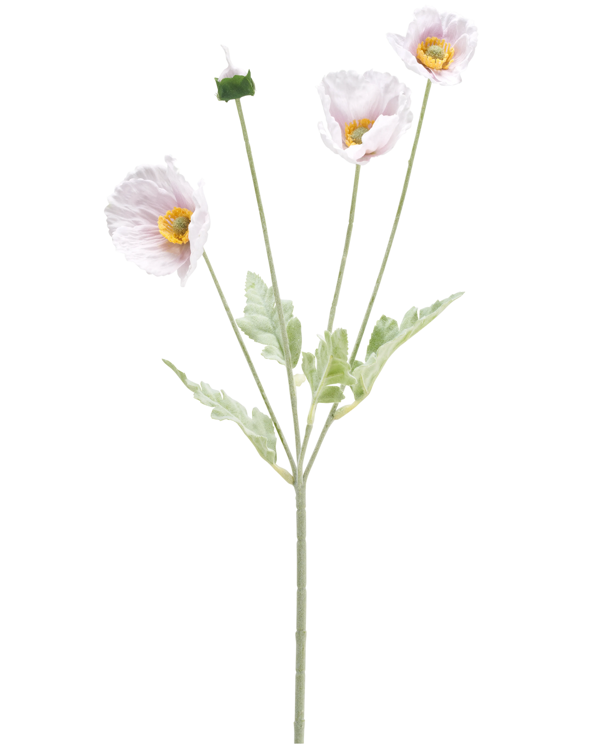 Die Kunstblume Mohn Real Touch lila 60 cm hat einen einzelnen Stiel mit drei hellvioletten Mohnblüten, einer geschlossenen Knospe, gelben Herzen, zarten Blütenblättern und hellgrünen Blättern auf weißem Hintergrund.