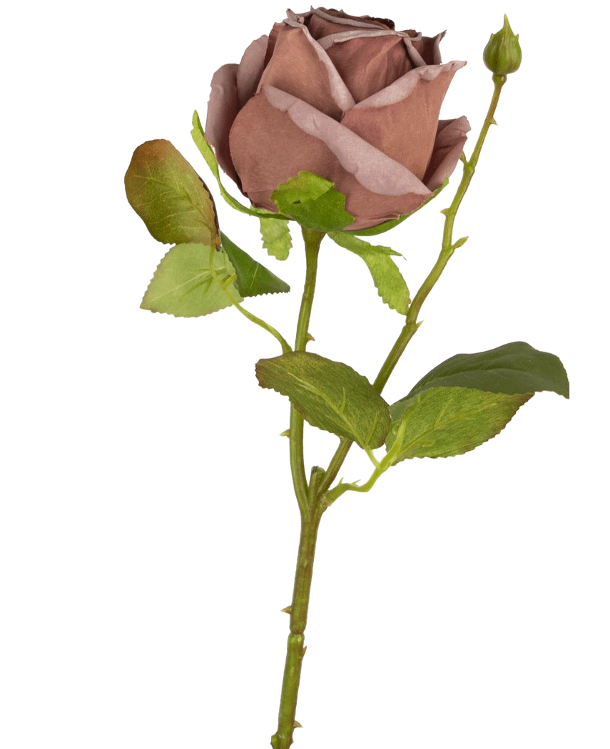 Eine luxuriöse Kunstblume: die künstliche Rose Deluxe 45 cm, getrocknetes Lila mit grünen Blättern und einer kleinen ungeöffneten Knospe an einem langen Stiel, dargestellt vor einem weißen Hintergrund.